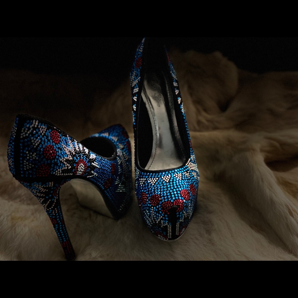 Rosette Star-Studded Heels.